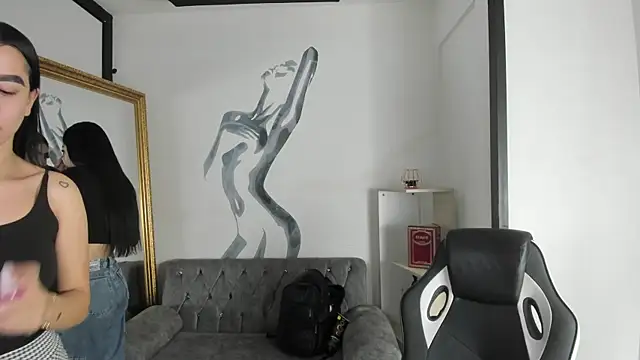 Snapshot of lorraineHunter chatting on 13, 3, 2026 lorraineHunter online show from 13, 3, 2026