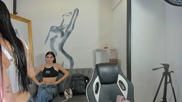 Snapshot of lorraineHunter chatting on 17, 3, 2026 lorraineHunter online show from 17, 3, 2026