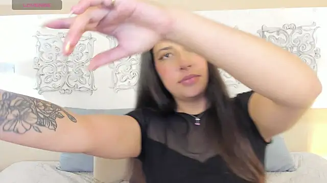 novaa velvet online show from 18, 4, 2026