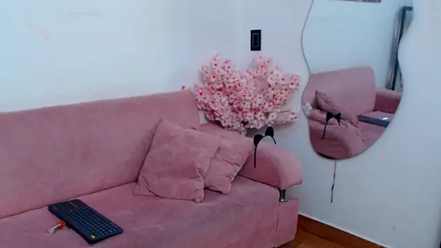Kitty f00x online show from 30, 4, 2026