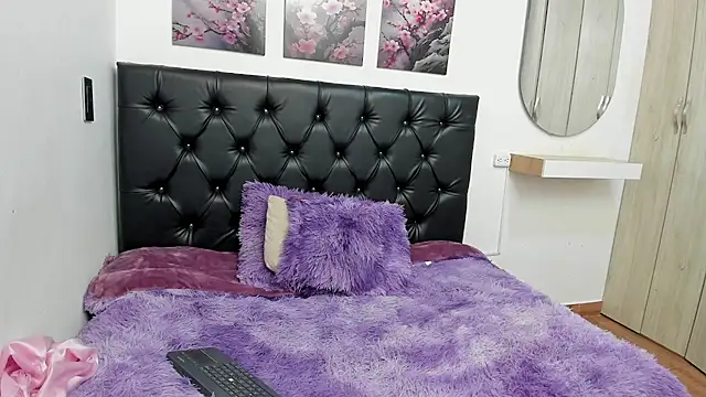 Snapshot of Kitty_f00x chatting on 23, 7, 2026 Kitty f00x online show from 23, 7, 2026