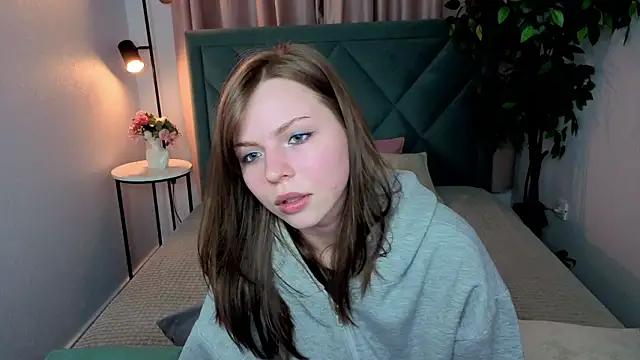 Snapshot of LesleySky chatting on 13, 3, 2026 LesleySky online show from 13, 3, 2026