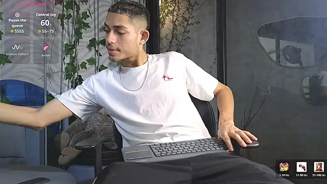 Snapshot of ItsZairen chatting on 10, 6, 2026 ItsZairen online show from 10, 6, 2026