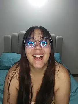 Snapshot of its_lauu_ chatting on 3, 3, 2026 its lauu online show from 3, 3, 2026