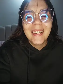 Snapshot of its_lauu_ chatting on 8, 3, 2026 its lauu online show from 8, 3, 2026