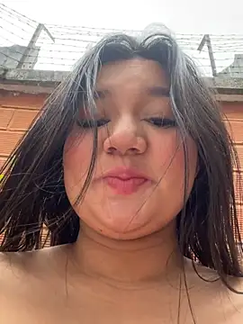 luna bradley  online show from 24, 6, 2026