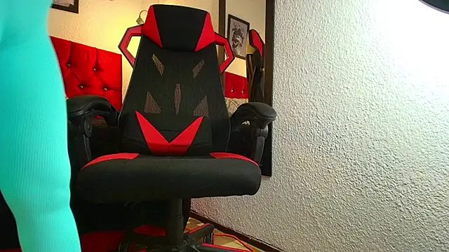 AiraMoreau online show from 20, 3, 2026