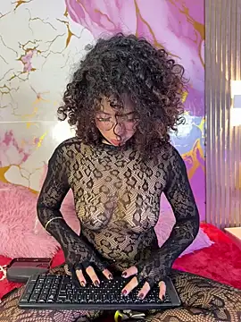 Woo isDaphne online show from 2, 5, 2026