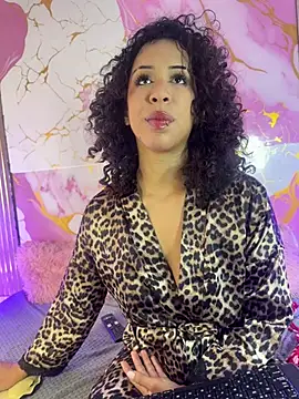 Woo isDaphne online show from 4, 7, 2026