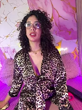 Woo isDaphne online show from 9, 7, 2026