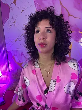 Woo isDaphne online show from 12, 7, 2026