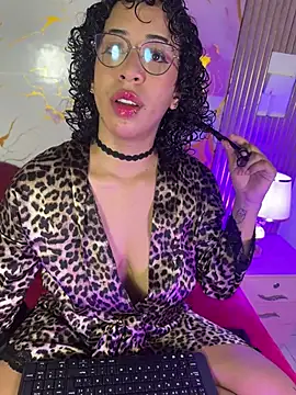 Woo isDaphne online show from 26, 7, 2026