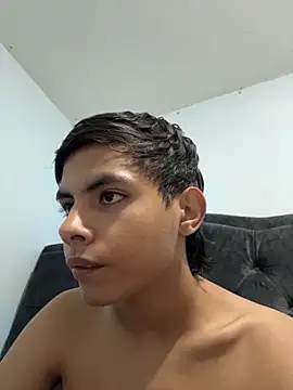 Snapshot of two_cam_latin chatting on 27, 2, 2026 two cam latin online show from 27, 2, 2026