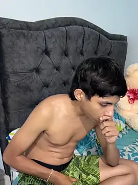 Snapshot of two_cam_latin chatting on 14, 3, 2026 two cam latin online show from 14, 3, 2026