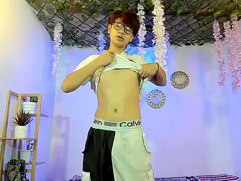 Lizeth hot2002 online show from 8, 3, 2026