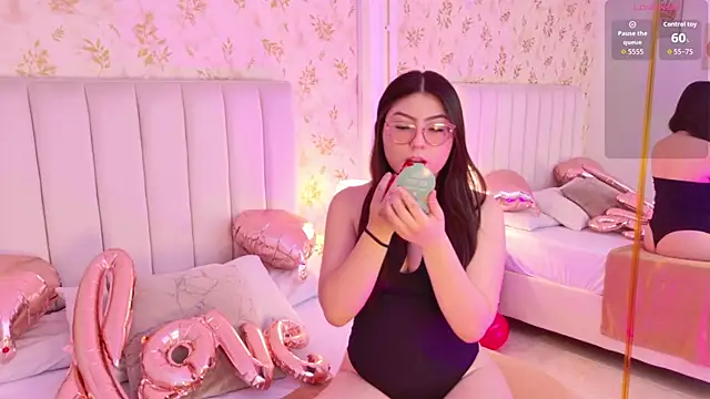 Mia Reize online show from 9, 2, 2026