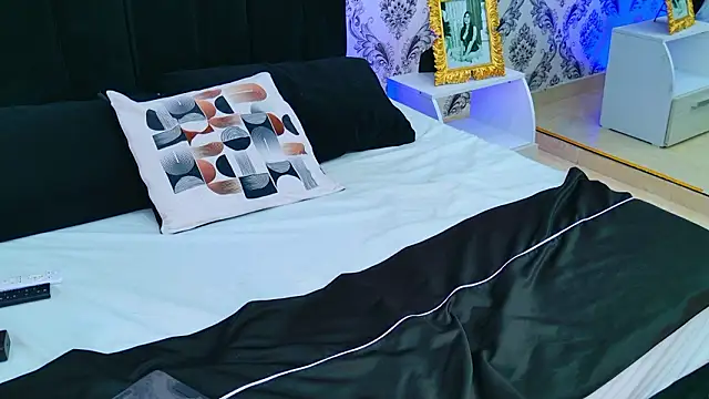 Mia Reize online show from 11, 3, 2026