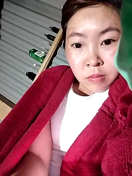 Snapshot of Yiyoongg chatting on 3, 3, 2026 Yiyoongg online show from 3, 3, 2026