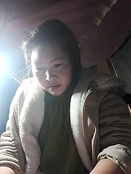 Snapshot of Yiyoongg chatting on 7, 3, 2026 Yiyoongg online show from 7, 3, 2026