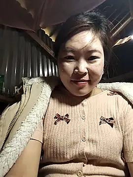 Snapshot of Yiyoongg chatting on 8, 3, 2026 Yiyoongg online show from 8, 3, 2026