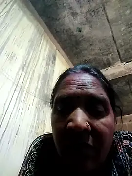 Snapshot of Loomaraj chatting on 5, 3, 2026 Loomaraj online show from 5, 3, 2026