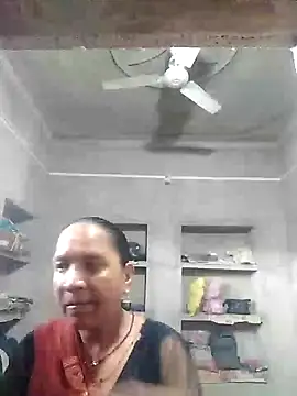 Snapshot of Loomaraj chatting on 7, 7, 2026 Loomaraj online show from 7, 7, 2026