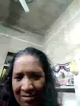 Snapshot of Loomaraj chatting on 17, 7, 2026 Loomaraj online show from 17, 7, 2026