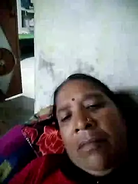 Snapshot of Loomaraj chatting on 3, 8, 2026 Loomaraj online show from 3, 8, 2026