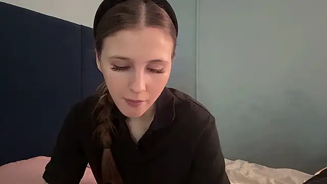 Snapshot of LinaWills chatting on 9, 2, 2026 LinaWills online show from 9, 2, 2026