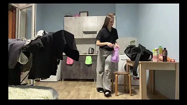 Snapshot of LinaWills chatting on 12, 3, 2026 LinaWills online show from 12, 3, 2026