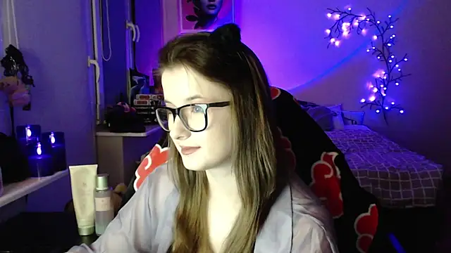 LunaXcherry online show from 30, 4, 2026