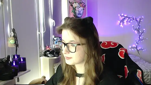 LunaXcherry online show from 9, 5, 2026