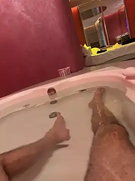 Snapshot of mtgulosinhooo chatting on 19, 2, 2026 mtgulosinhooo online show from 19, 2, 2026