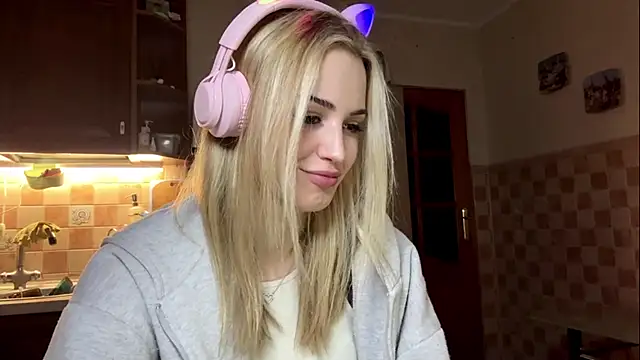 Snapshot of Evva_mayy chatting on 22, 2, 2026 Evva mayy online show from 22, 2, 2026