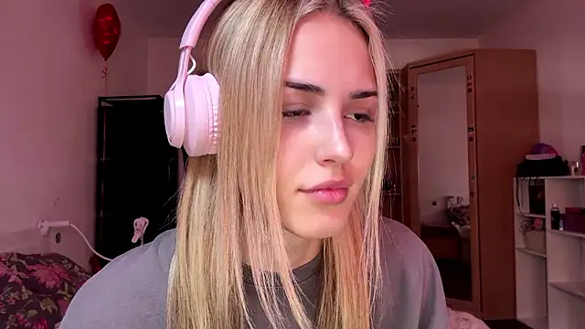 Snapshot of Evva_mayy chatting on 5, 3, 2026 Evva mayy online show from 5, 3, 2026