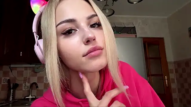 Snapshot of Evva_mayy chatting on 7, 3, 2026 Evva mayy online show from 7, 3, 2026