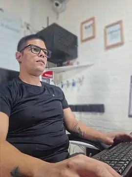 Snapshot of anndyhardy15 chatting on 29, 3, 2026 anndyhardy15 online show from 29, 3, 2026