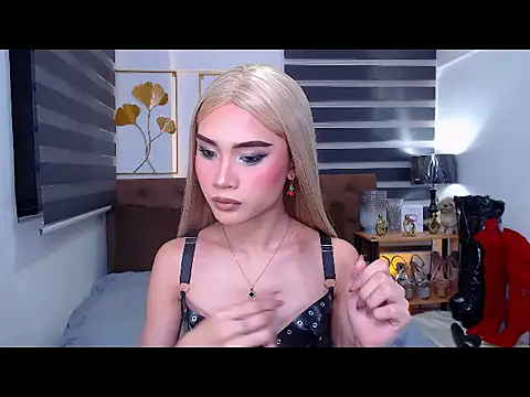 JuicyCockThea online show from 25, 5, 2026