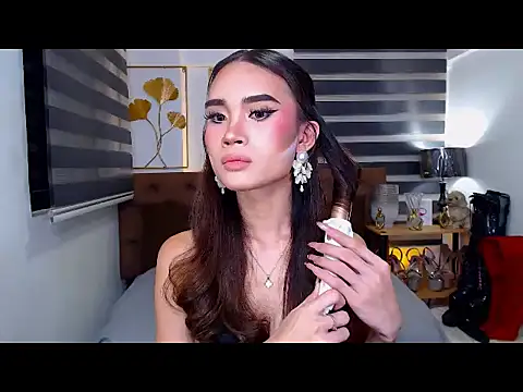 JuicyCockThea online show from 25, 7, 2026