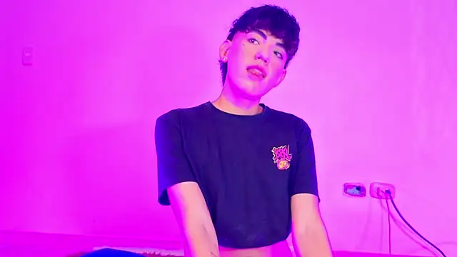 max femboy online show from 28, 5, 2026