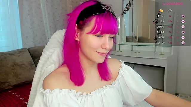 EmilyTrase online show from 10, 5, 2026