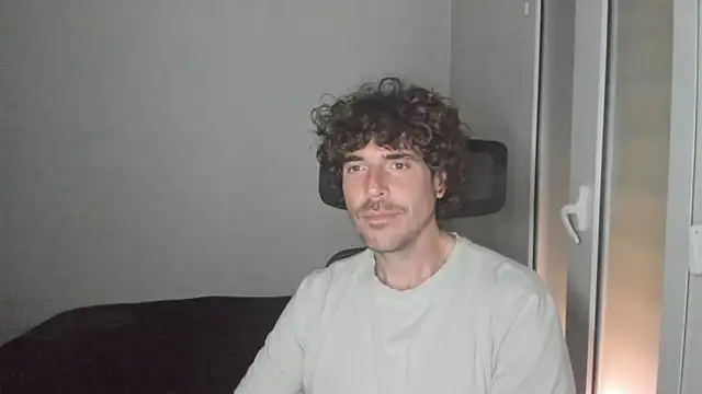 Snapshot of joaquin420_hot chatting on 28, 2, 2026 joaquin420 hot online show from 28, 2, 2026