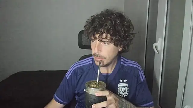 Snapshot of joaquin420_hot chatting on 7, 3, 2026 joaquin420 hot online show from 7, 3, 2026