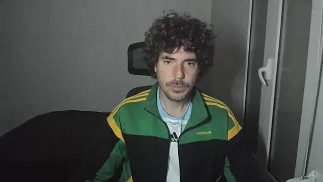 Snapshot of joaquin420_hot chatting on 15, 3, 2026 joaquin420 hot online show from 15, 3, 2026