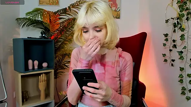 Snapshot of wow_angel chatting on 8, 3, 2026 wow angel online show from 8, 3, 2026