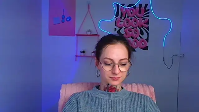 Snapshot of Esmi_Winter chatting on 15, 2, 2026 Esmi Winter online show from 15, 2, 2026