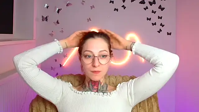 Snapshot of Esmi_Winter chatting on 4, 3, 2026 Esmi Winter online show from 4, 3, 2026