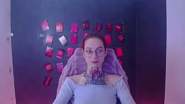 Snapshot of Esmi_Winter chatting on 9, 3, 2026 Esmi Winter online show from 9, 3, 2026