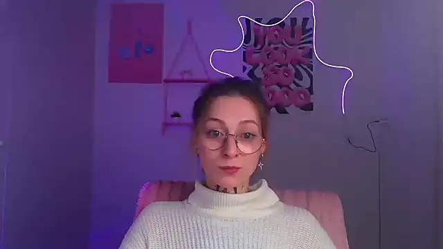 Snapshot of Esmi_Winter chatting on 18, 3, 2026 Esmi Winter online show from 18, 3, 2026