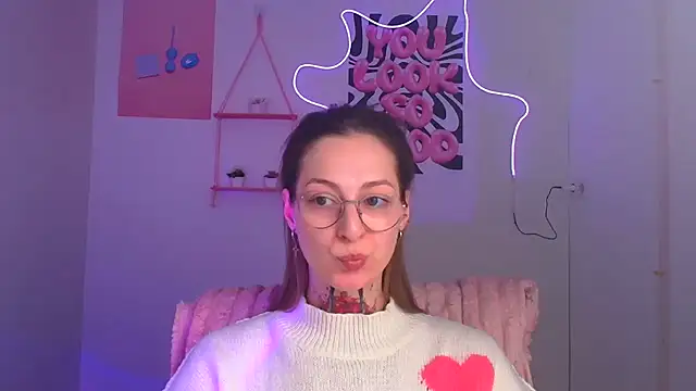 Snapshot of Esmi_Winter chatting on 20, 3, 2026 Esmi Winter online show from 20, 3, 2026